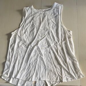 Elegant Cream Sleeveless Lace Top